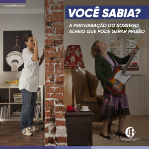 No caso de reclamação feita sobre o infrator do sossego alheio, ele deverá seguir as instruções da advertência e parar com o incômodo. Se persistir, este poderá ser preso, já que estará cometendo o crime de desobediência e o objeto (Som) será apreendido.  Decreto-Lei Nº 3.688/41, passível de prisão simples, de 15 (quinze) dias a 3 (três) meses, ou multa. Art. 42. Perturbar alguém o trabalho ou o sossego alheios:⠀  I - com gritaria ou algazarra;⠀  II - exercendo profissão incômoda ou ruidosa, em desacordo com as prescrições legais;⠀  III - abusando de instrumentos sonoros ou sinais acústicos;⠀  IV - provocando ou não procurando impedir barulho produzido por animal de que tem a guarda:⠀  IV - provocando ou não procurando impedir barulho produzido por animal de que tem a guarda: Pena - prisão simples, de quinze dias a três meses ou multa pré estipulada.⠀⠀⠀⠀⠀⠀⠀⠀⠀⠀⠀⠀⠀⠀⠀⠀⠀⠀⠀⠀⠀⠀⠀⠀⠀  É sempre bom lembrar que o bom senso nessas horas precisa ser o protagonista na situação. “Não faça com os outros o que não gostaria que fizessem com você.” RESPEITE!⠀