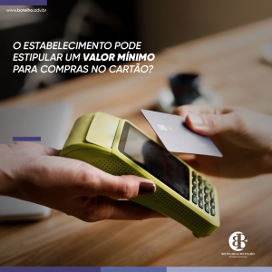 A exigência de um valor mínimo para comprar algo no cartão é abusiva. Todas as formas de pagamento devem ser tratadas da mesma maneira, segundo o código do consumidor (Art.39 I e V, CDC).⠀ ⠀⠀⠀⠀⠀⠀⠀⠀⠀⠀⠀⠀⠀⠀⠀⠀⠀⠀⠀⠀⠀⠀⠀⠀⠀⠀⠀⠀ 03No caso do estabelecimento condicionar a compra a um valor mínimo, entende-se que o consumidor está sendo induzido a comprar mais, o que pode caracterizar uma venda casada.⠀ CDC - Lei nº 8.078 de 11 de Setembro de 1990⠀ Dispõe sobre a proteção do consumidor e dá outras providências.⠀ ⠀⠀⠀⠀⠀⠀⠀⠀⠀⠀⠀⠀⠀⠀⠀⠀⠀⠀⠀⠀⠀⠀⠀⠀⠀⠀⠀⠀ Art. 39. É vedado ao fornecedor de produtos ou serviços, dentre outras práticas abusivas: (Redação dada pela Lei nº 8.884, de 11.6.1994)⠀ V - exigir do consumidor vantagem manifestamente excessiva;⠀